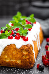 Cheesecake with fresh berries and yogurt