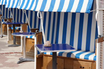 Strandkörbe mit Selbstbedienung an der Promenade von Dahme, Schleswig-Holstein