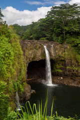 Obraz premium Die Rainbow Falls bei Hilo auf Big Island, Hawaii, USA.