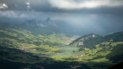 Beleuchtete Landschaft in der Schweiz