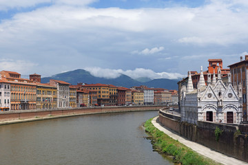 Pisa - Promenade entlang des Arno