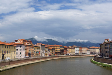 Pisa - Promenade entlang des Arno