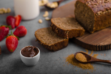 Nutella spread with wholegrain bread
