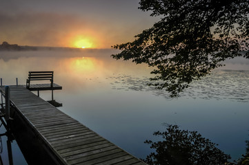 Fototapeta na wymiar dock at sunrise