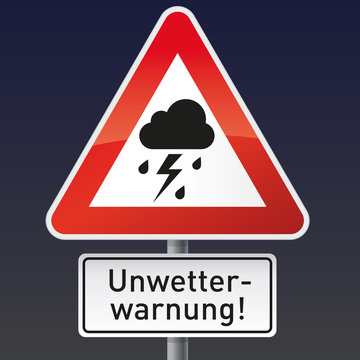 Schild mit Piktogramm Gewitter und Unwetterwarnung
