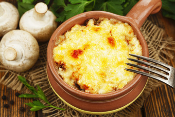 Cocotte with mushroom and chicken