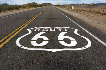 Route 66 avec logo sur route