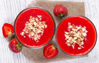 Obraz na płótnie Canvas Strawberry smoothie with fresh fruit .