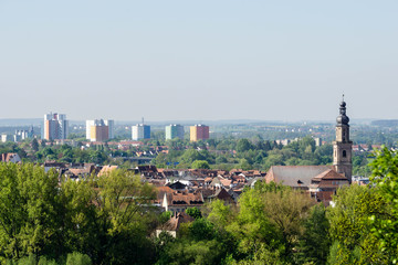 Panorama von Erlangen in Franken bei blauen Himmel wolkenlos