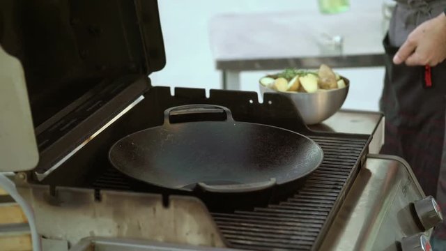 Cooking on grill with oil