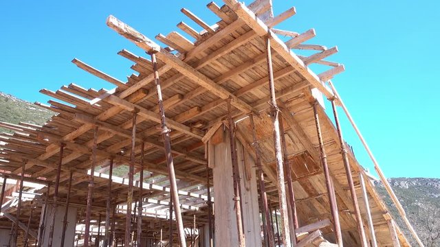 4K Scaffolds and metal supports for work platform