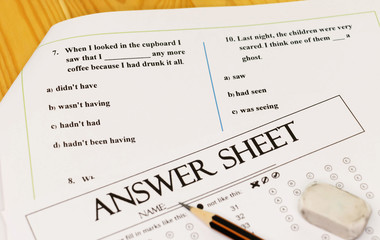 Obraz premium English grammar test sheet