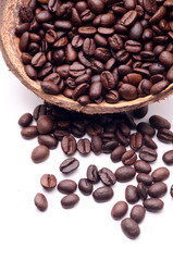 Naklejka premium Coffee Beans with coconut shell