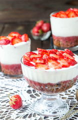 strawberry parfait oatmeal and ricotta