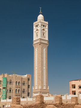 Exterior view of Aljama' Mosque at Seiyun, Hadhramaut, Yemen