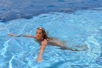 Tillie Swimming