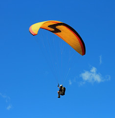 Parapentiste en Grèce