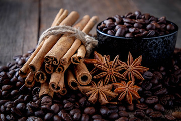 Coffee beans with cinnamon A mixture of popular drinks.