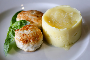 Delicious meat patties with potatoes