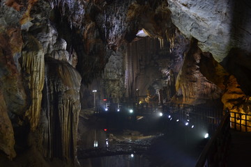 Song Doong Cave © christian