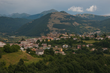 Fototapeta na wymiar Scorcio di Montereale in Abruzzo