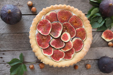 Lemon Pie with figs and limoncello