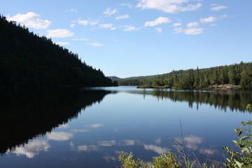 Fototapeta na wymiar Lac au canada