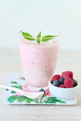 Yoghurt drink with fresh berries