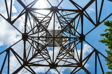Metal structure of high-voltage tower