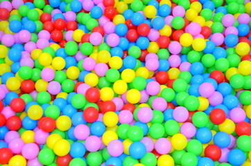 Фон с множеством разноцветных шаров
