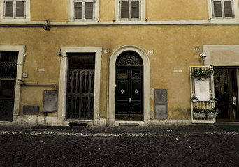 Fototapeta na wymiar Italian cosy street in Trastevere
