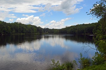 Fototapeta na wymiar Timber Trails Lake in Sherman,Connecticut