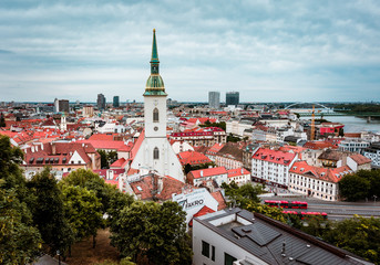 Obraz premium Beautiful panoramic view over historical center of Bratislava in Slovakia