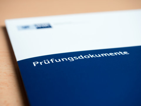 Pr&uuml;fung - Zeugnis - Ausbildung - Berufsabschluss