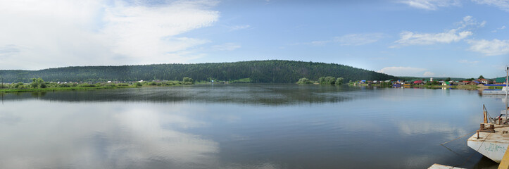 Fototapeta na wymiar Pavlovsk Reservoir