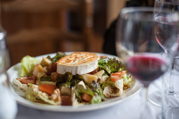 Salad with goat cheese