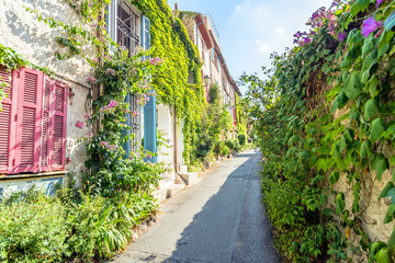 street view in Antibes old town, France - obrazy, fototapety, plakaty
