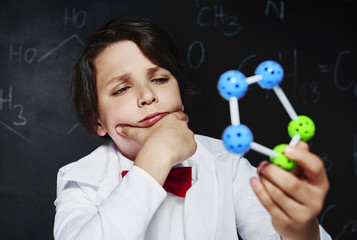 Thinking about molecule of atom