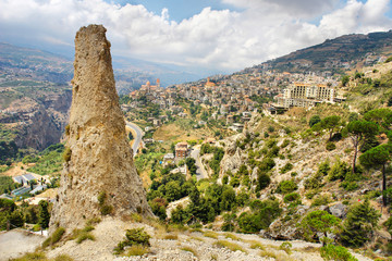 Baszarri (Bsharri, Becharre) - Lebanese  city located  above the Saint Valley Wadi Kadisza - obrazy, fototapety, plakaty