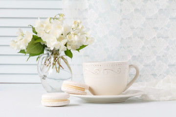 Fototapeta na wymiar bouquet of white flowers for breakfast design