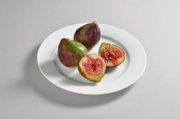 Dish with figs portion