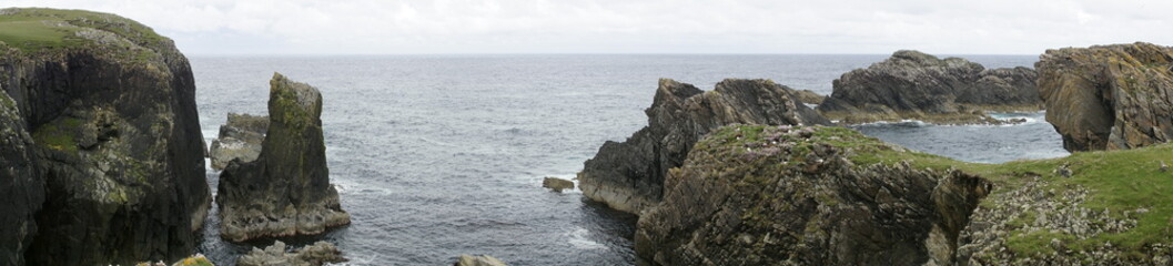 Panorama: Steilküste im Norden der Isle of Lewis, äussere Hebriden, Schottland