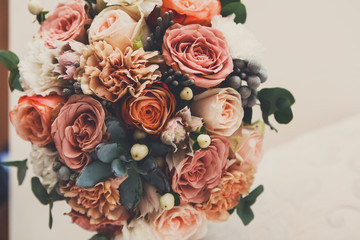 Wedding flowers, floral decor, bridal bouquet
