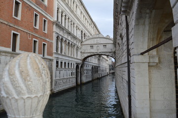 Fototapeta na wymiar Bridge of Sighs Venice Doges Palacio (Pont des soupirs Venise Palais des Doges) 2