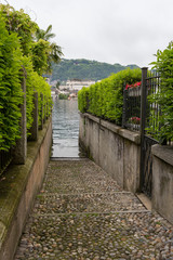 Ruelle sur le lac