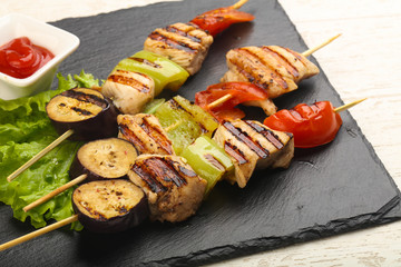 Chicken and vegetables skewer