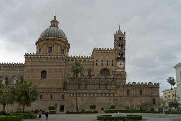 Fototapeta na wymiar Dom Maria Santissima Assunta in Palermo