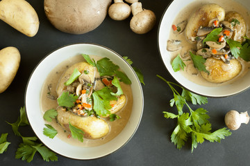baked potatoes in cream sauce