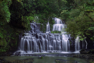Fototapeta na wymiar Purakaunnui Falls in New Zealand