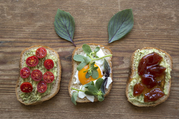 Breakfast toasts